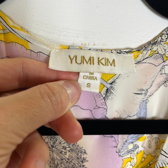 Yumi Kim Silk Wrap Midi Dress S Yellow Floral Wedding Guest Vacation Resort Work - Picture 2 of 12
